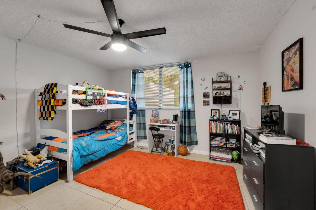 For Sale: $198,888 (2 beds, 2 baths, 1030 Square Feet)