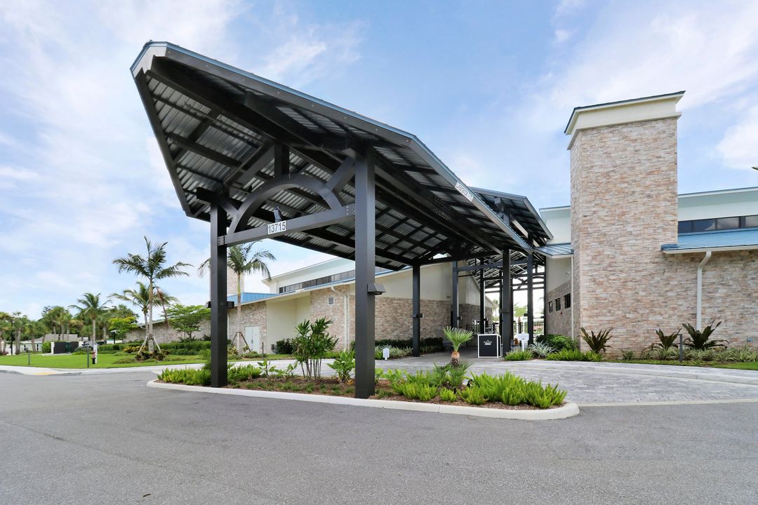 出租: $11,000 (3 贝兹, 2 浴室, 2112 平方英尺)