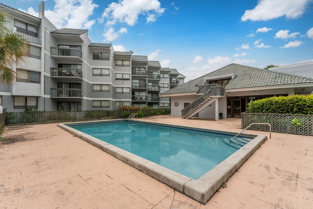 For Sale: $198,888 (2 beds, 2 baths, 1030 Square Feet)