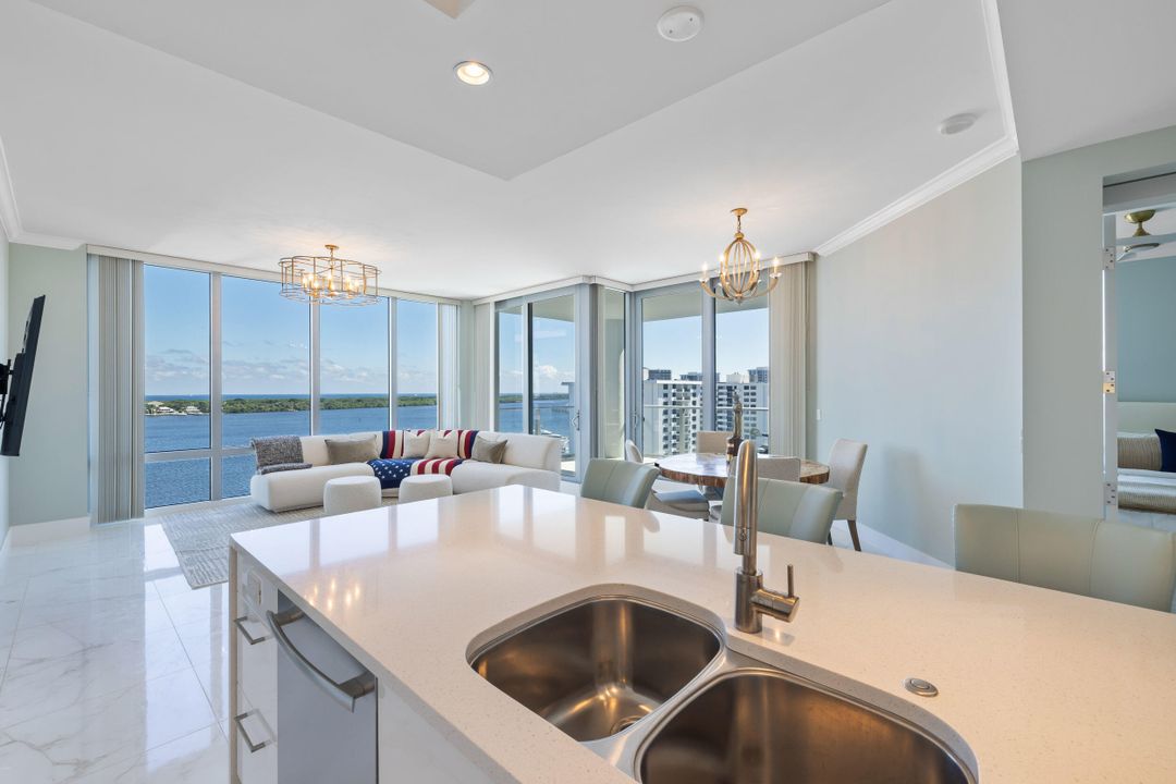 For Sale: $1,995,000 (2 beds, 2 baths, 1959 Square Feet)