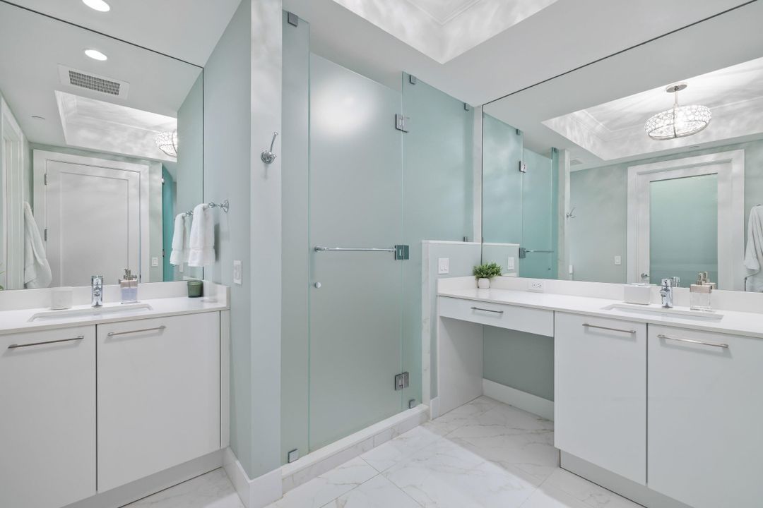 For Sale: $1,995,000 (2 beds, 2 baths, 1959 Square Feet)