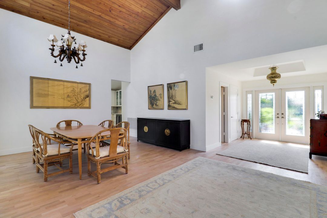 出租: $11,000 (3 贝兹, 2 浴室, 2112 平方英尺)