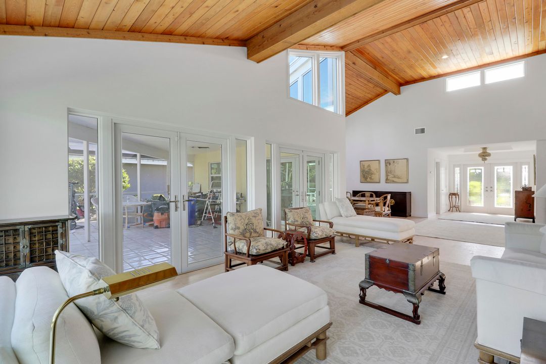 出租: $11,000 (3 贝兹, 2 浴室, 2112 平方英尺)