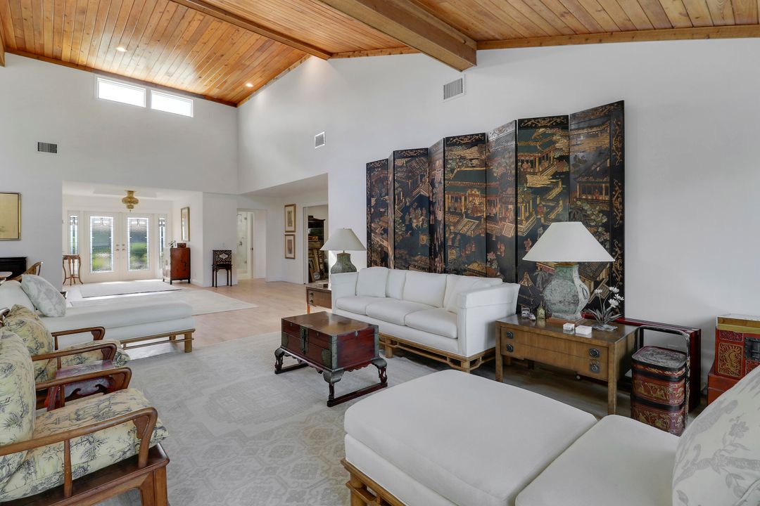 出租: $11,000 (3 贝兹, 2 浴室, 2112 平方英尺)