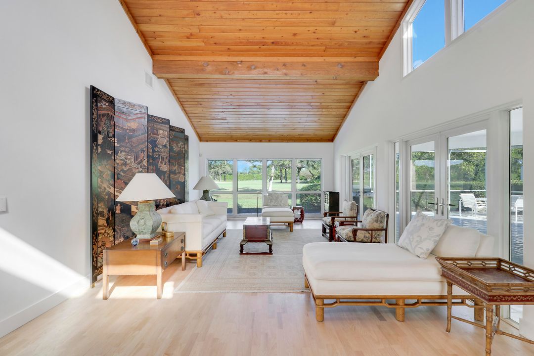 出租: $11,000 (3 贝兹, 2 浴室, 2112 平方英尺)