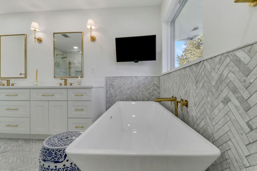 出租: $11,000 (3 贝兹, 2 浴室, 2112 平方英尺)