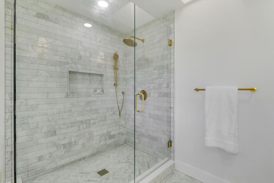 出租: $11,000 (3 贝兹, 2 浴室, 2112 平方英尺)