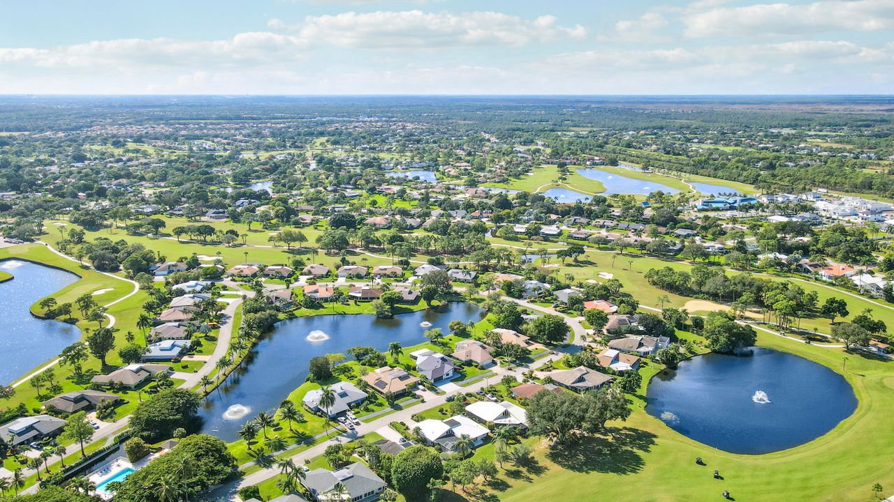 出租: $11,000 (3 贝兹, 2 浴室, 2112 平方英尺)