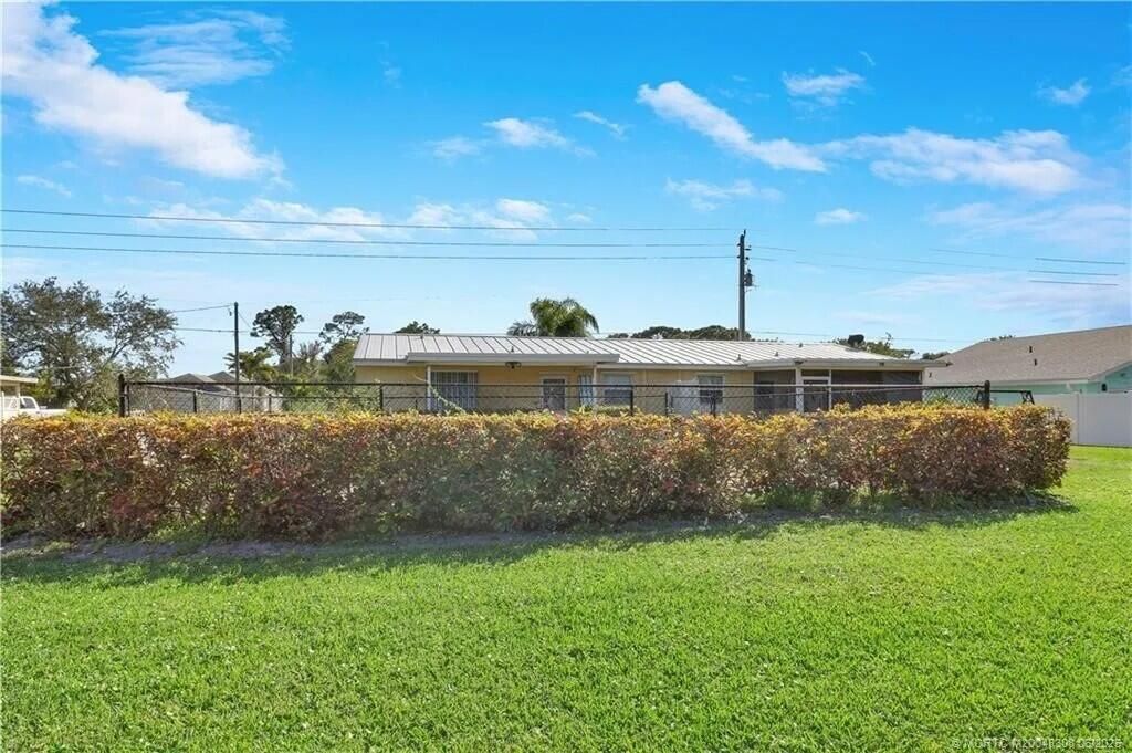 В аренду: $2,800 (2 спален, 1 ванн, 728 Квадратных фут)