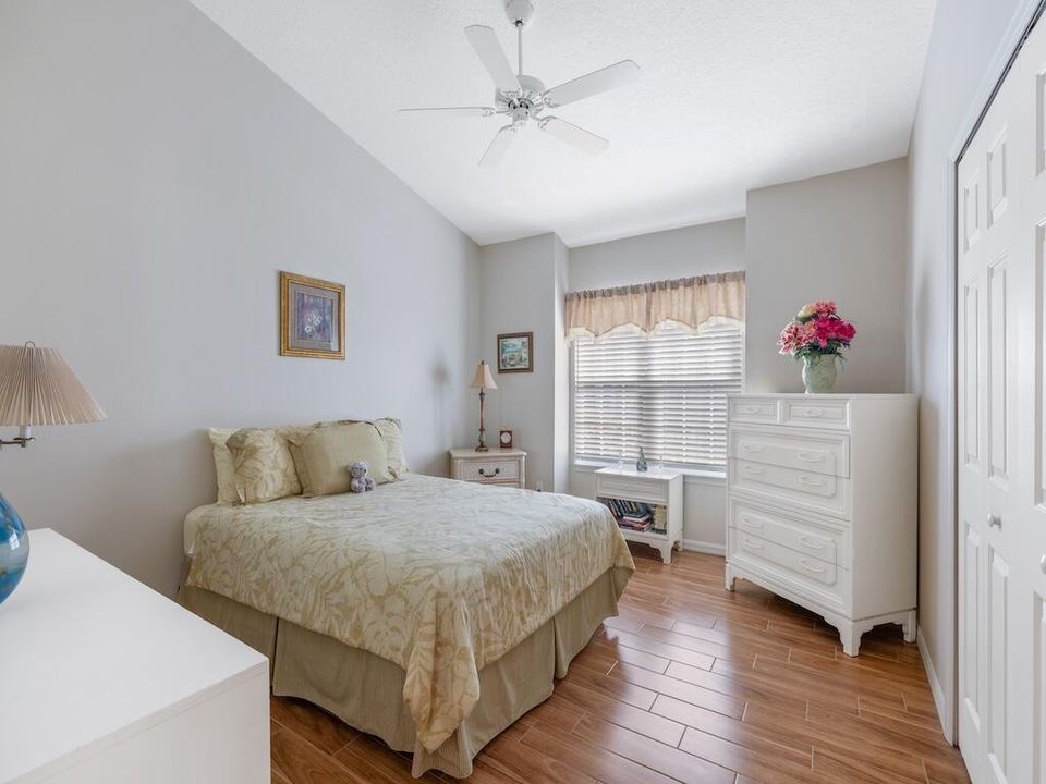 For Sale: $250,000 (2 beds, 2 baths, 1395 Square Feet)