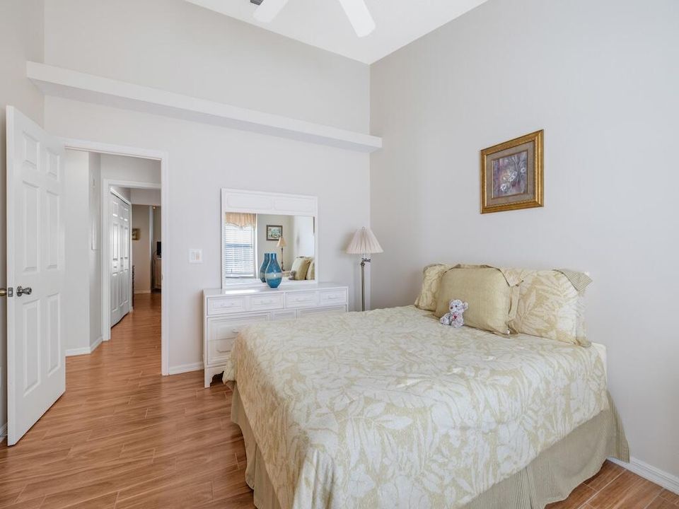 For Sale: $250,000 (2 beds, 2 baths, 1395 Square Feet)