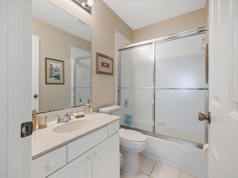 For Sale: $250,000 (2 beds, 2 baths, 1395 Square Feet)