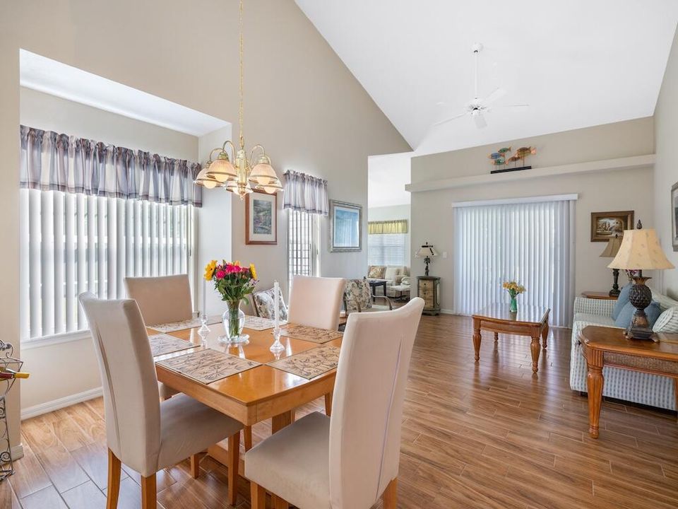 For Sale: $250,000 (2 beds, 2 baths, 1395 Square Feet)