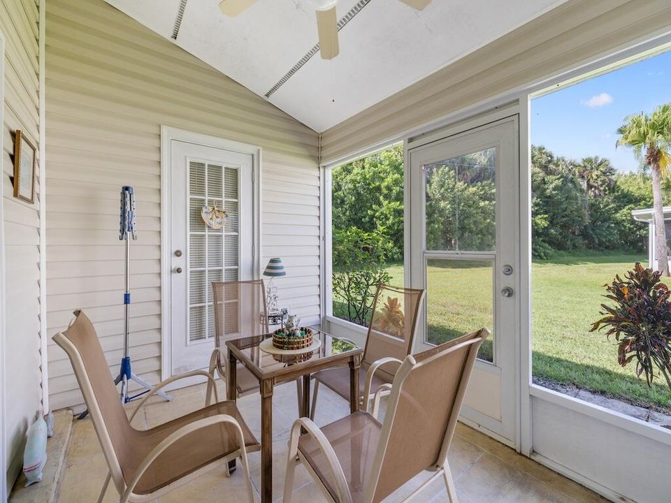 For Sale: $250,000 (2 beds, 2 baths, 1395 Square Feet)