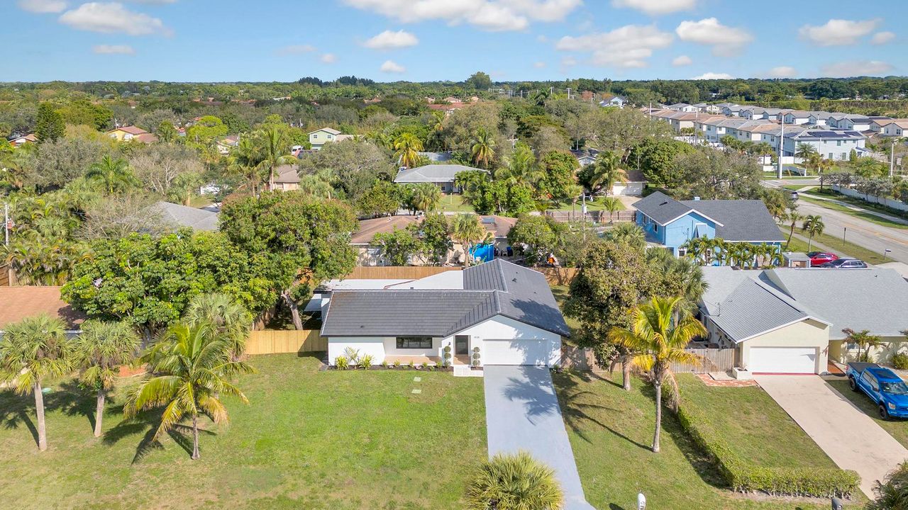 Active With Contract: $855,000 (3 beds, 2 baths, 1805 Square Feet)