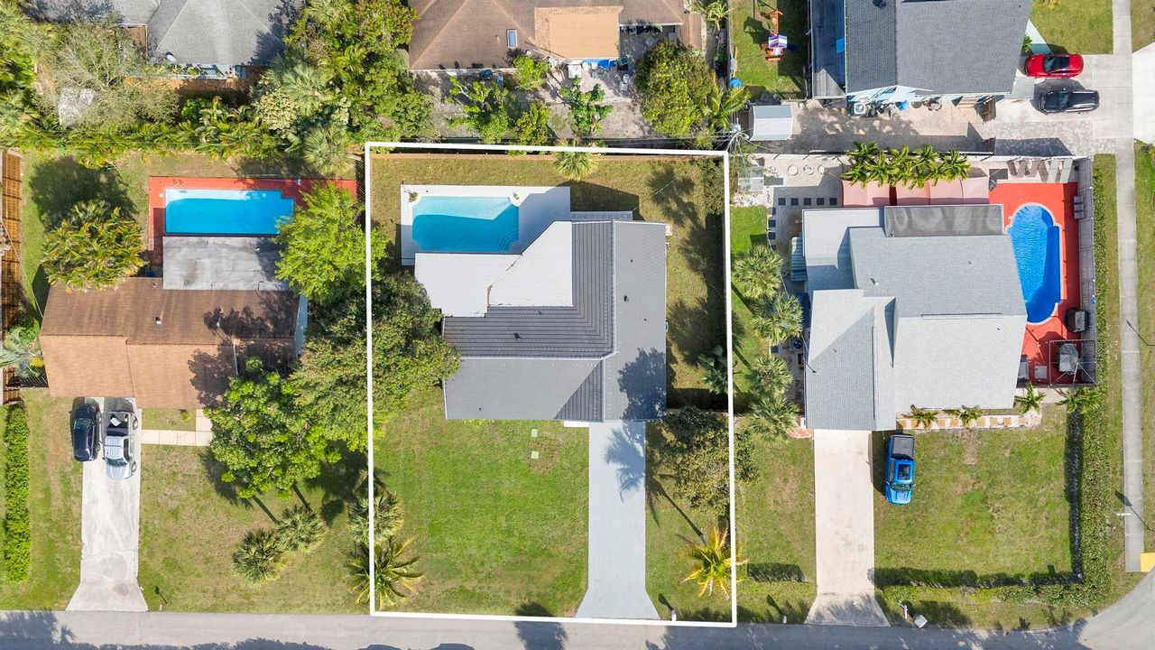 Active With Contract: $855,000 (3 beds, 2 baths, 1805 Square Feet)