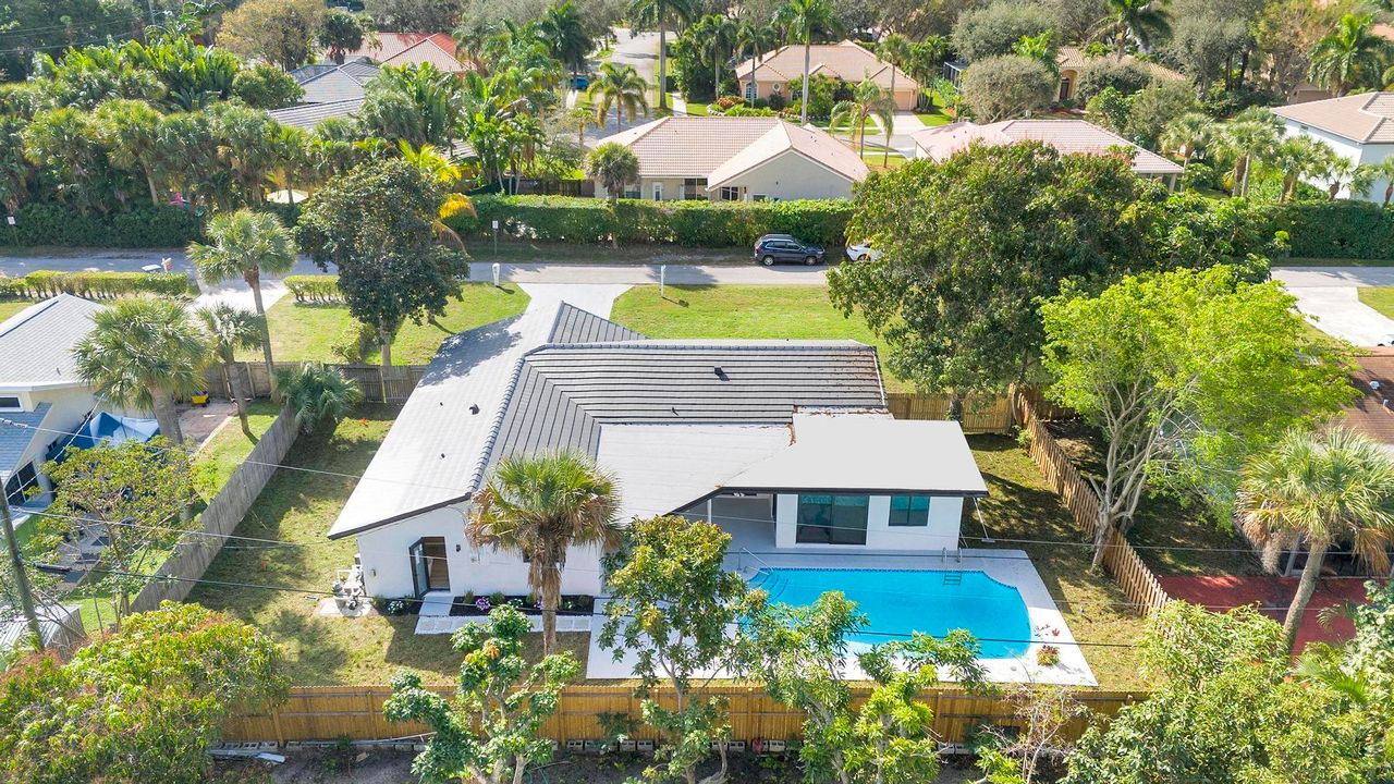 Active With Contract: $855,000 (3 beds, 2 baths, 1805 Square Feet)