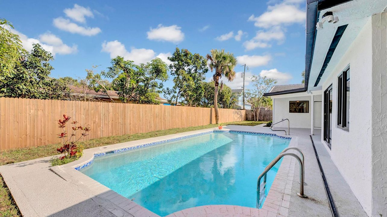 Active With Contract: $855,000 (3 beds, 2 baths, 1805 Square Feet)