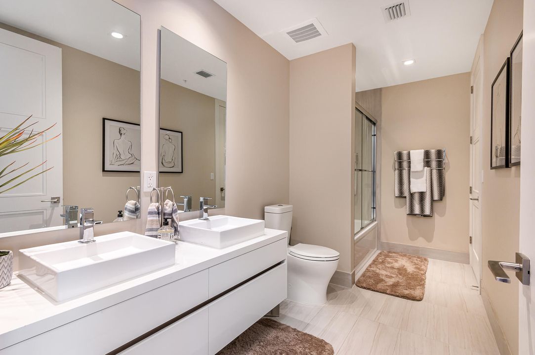 For Rent: $7,500 (1 beds, 1 baths, 941 Square Feet)