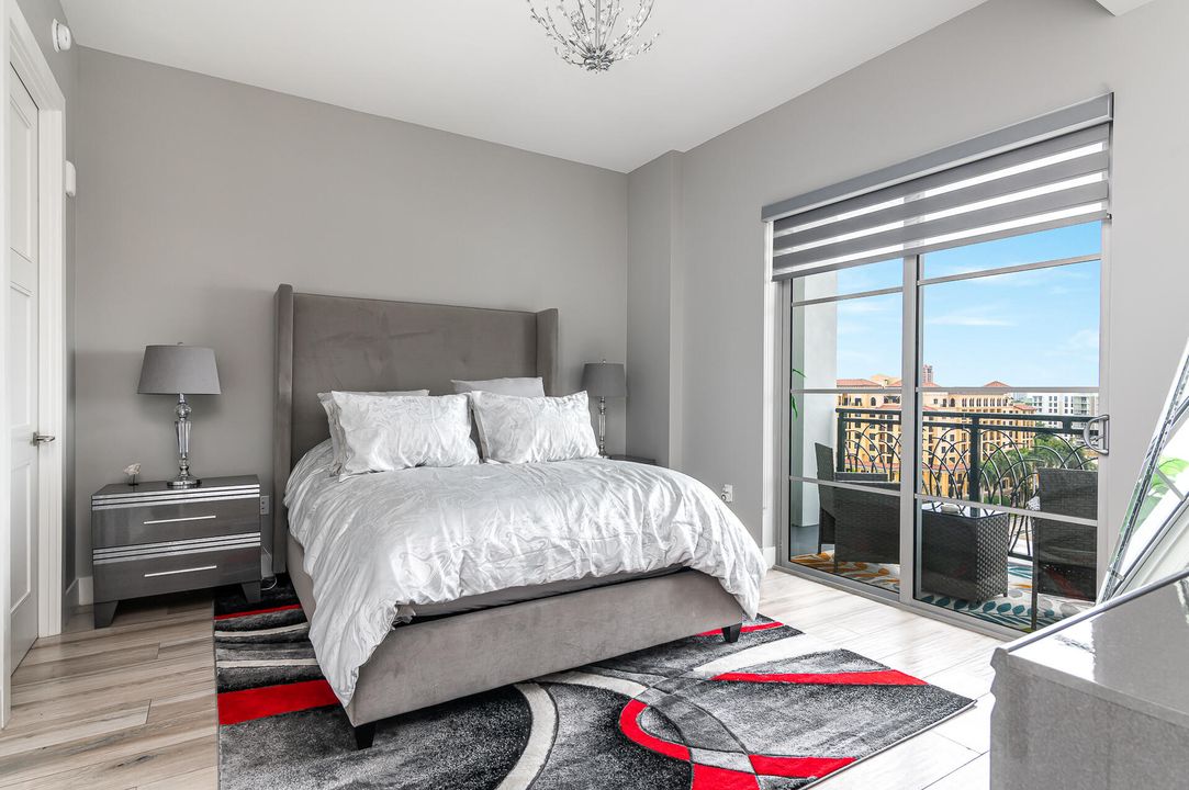 For Rent: $7,500 (1 beds, 1 baths, 941 Square Feet)