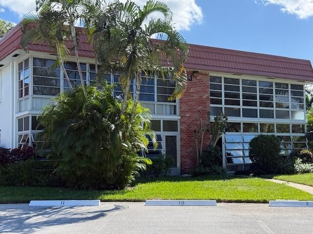 Под контрактом: $1,700 (2 спален, 2 ванн, 1089 Квадратных фут)