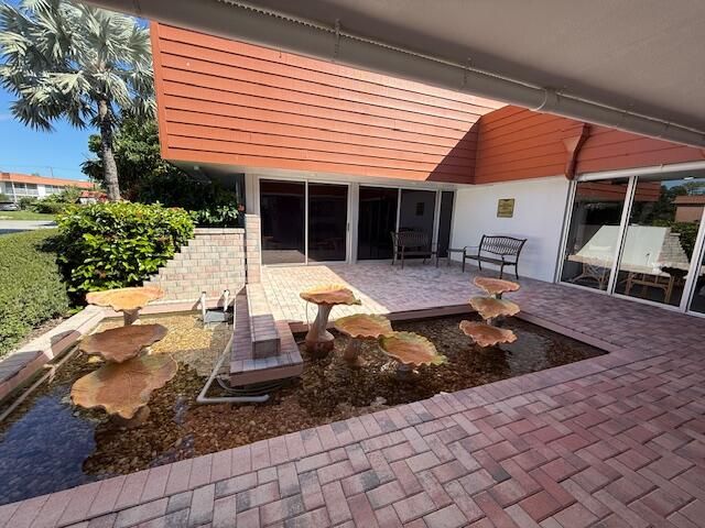 Под контрактом: $1,700 (2 спален, 2 ванн, 1089 Квадратных фут)