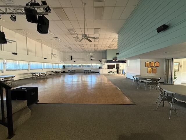 Под контрактом: $1,700 (2 спален, 2 ванн, 1089 Квадратных фут)