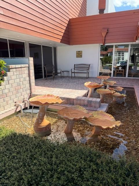 Под контрактом: $1,700 (2 спален, 2 ванн, 1089 Квадратных фут)