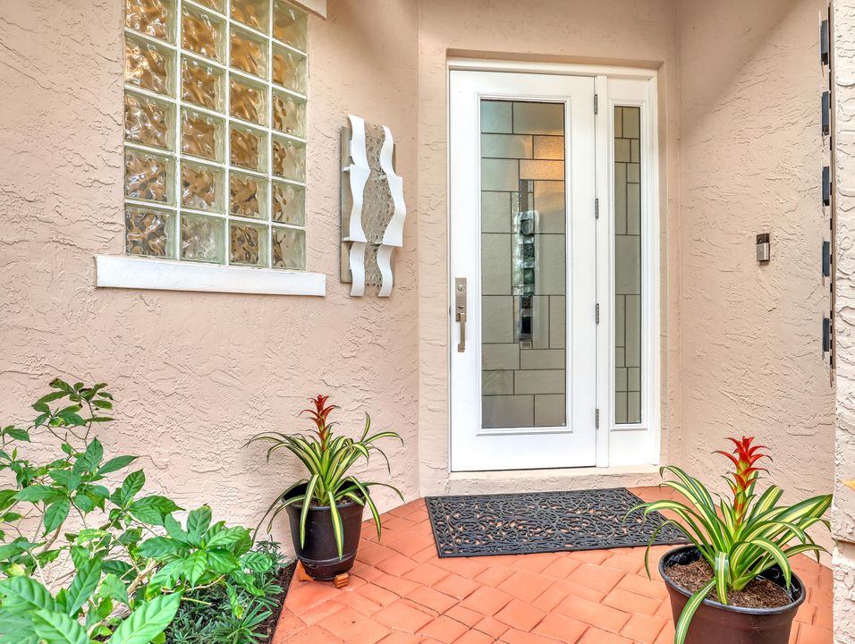 For Sale: $890,000 (3 beds, 3 baths, 2233 Square Feet)