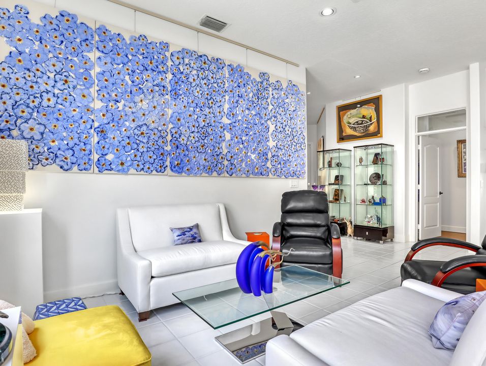 For Sale: $890,000 (3 beds, 3 baths, 2233 Square Feet)