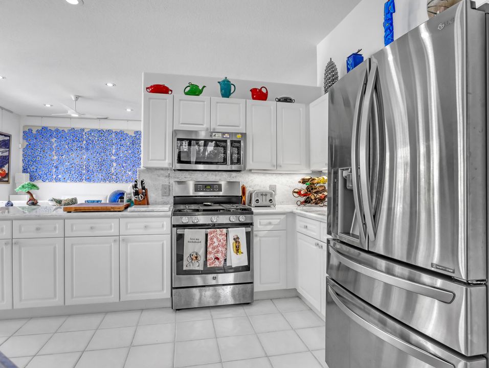 For Sale: $890,000 (3 beds, 3 baths, 2233 Square Feet)