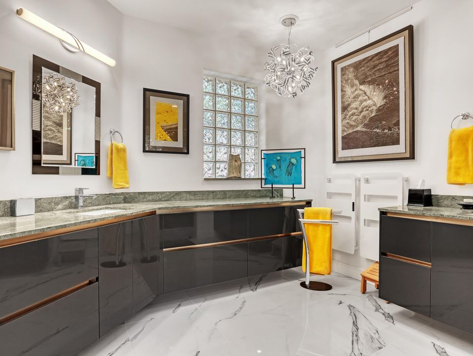 For Sale: $890,000 (3 beds, 3 baths, 2233 Square Feet)