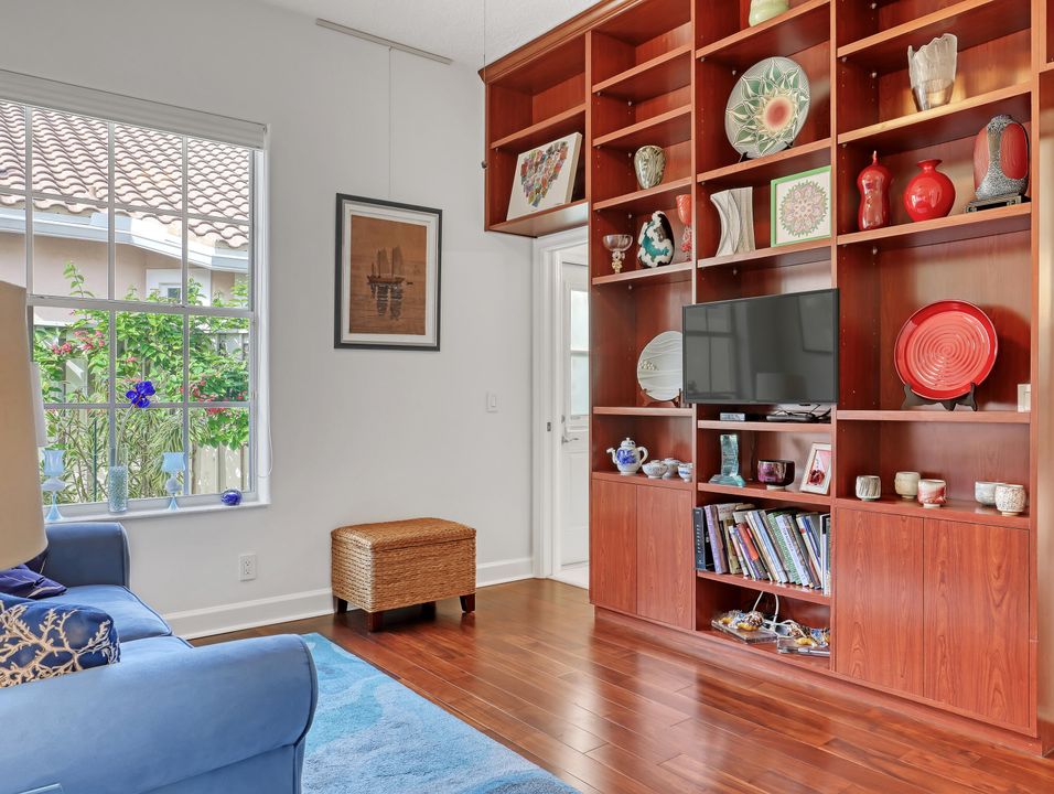 For Sale: $890,000 (3 beds, 3 baths, 2233 Square Feet)