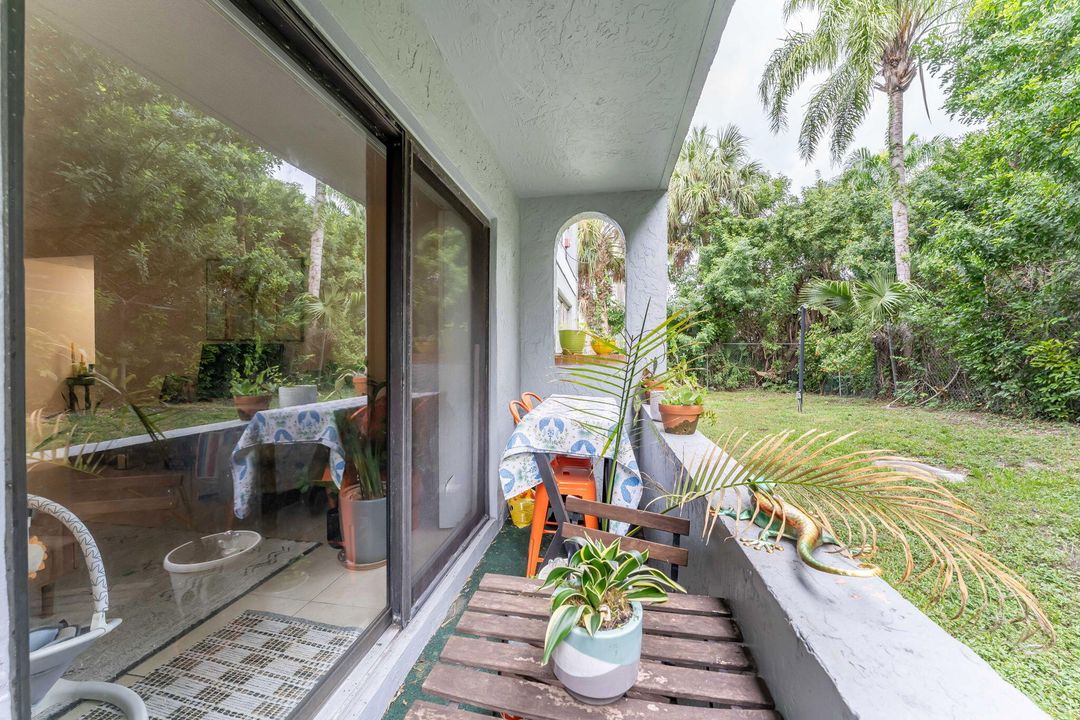 For Sale: $198,888 (2 beds, 2 baths, 1030 Square Feet)