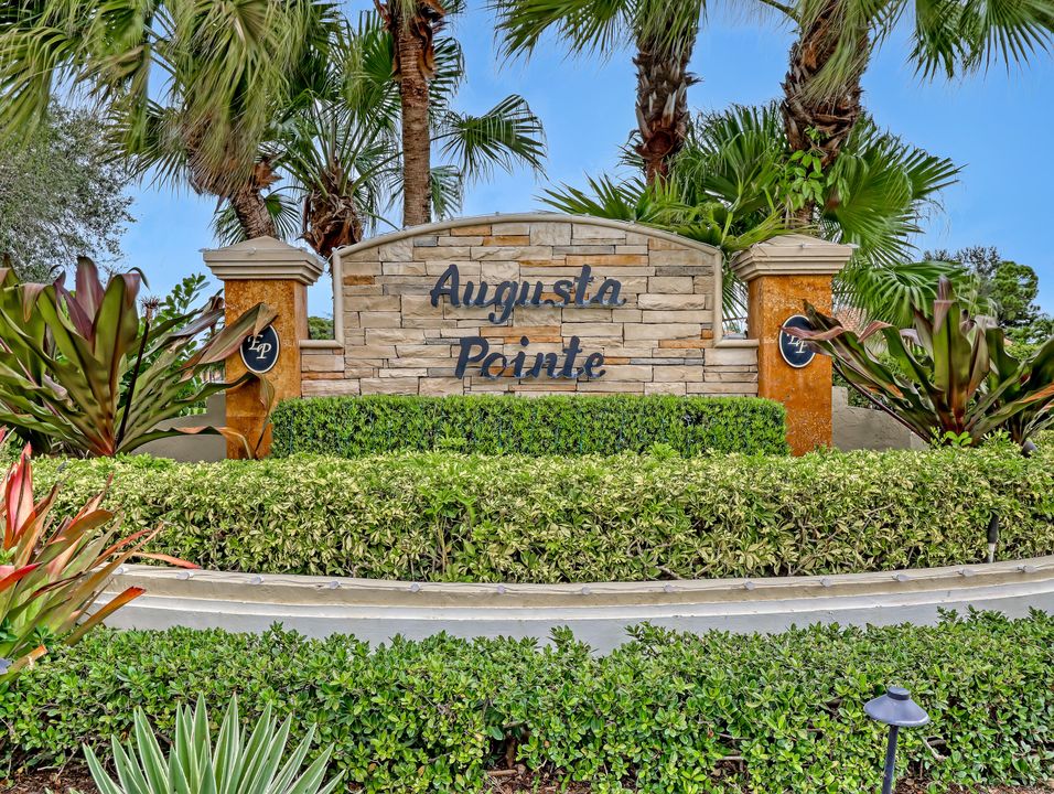 For Sale: $890,000 (3 beds, 3 baths, 2233 Square Feet)