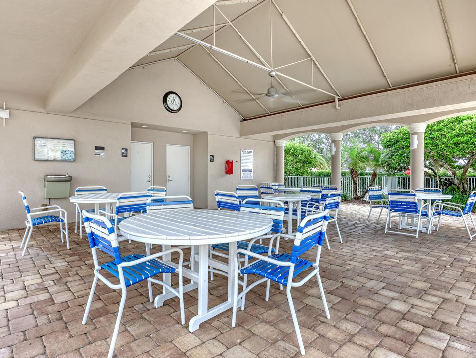 For Sale: $890,000 (3 beds, 3 baths, 2233 Square Feet)