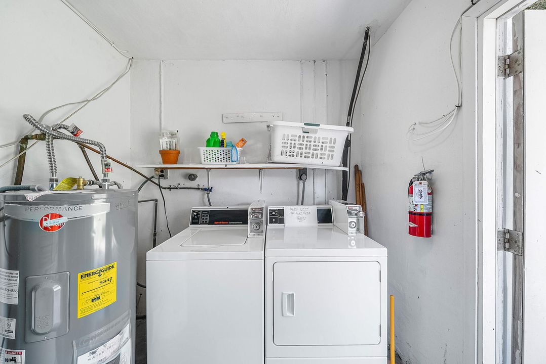 For Sale: $206,000 (2 beds, 2 baths, 1175 Square Feet)