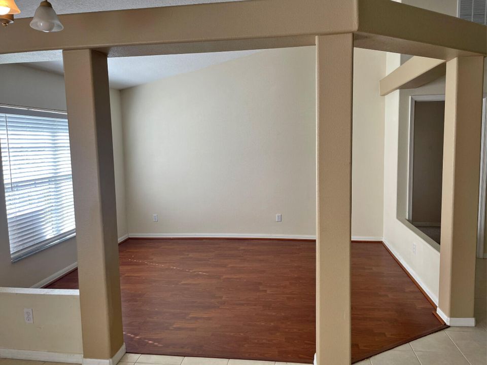 待售: $429,900 (4 贝兹, 2 浴室, 2236 平方英尺)