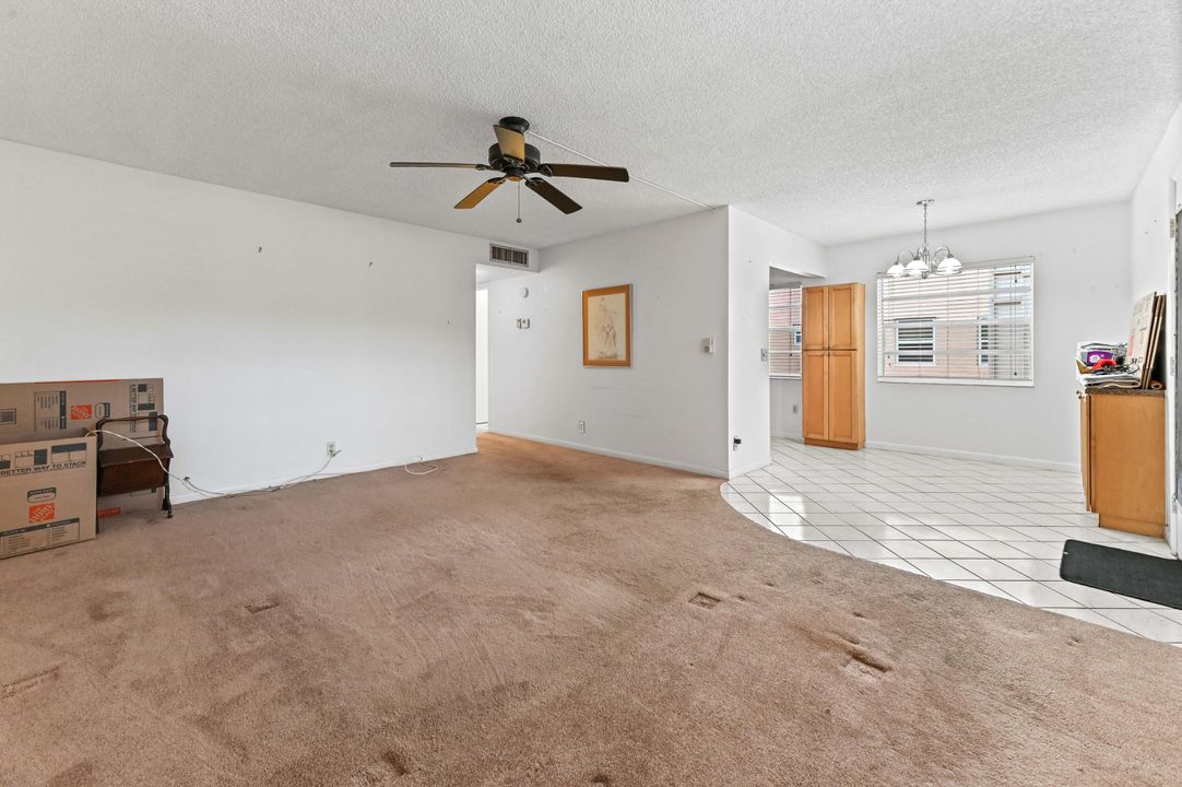 待售: $85,000 (2 贝兹, 2 浴室, 902 平方英尺)