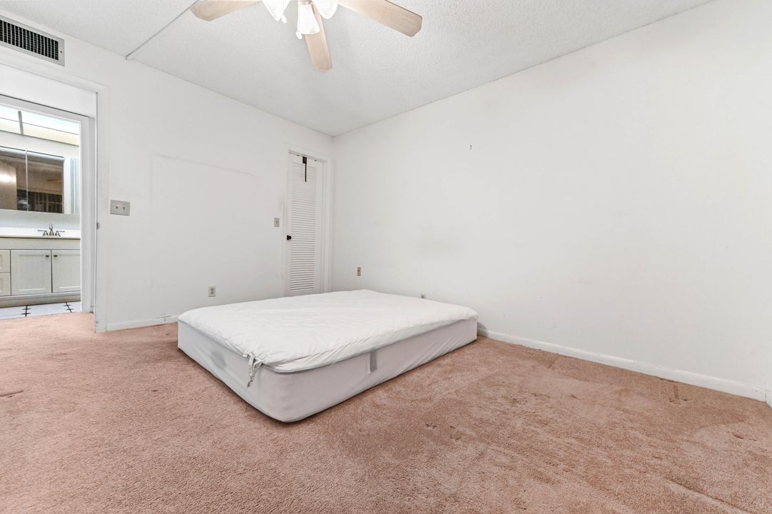 待售: $85,000 (2 贝兹, 2 浴室, 902 平方英尺)