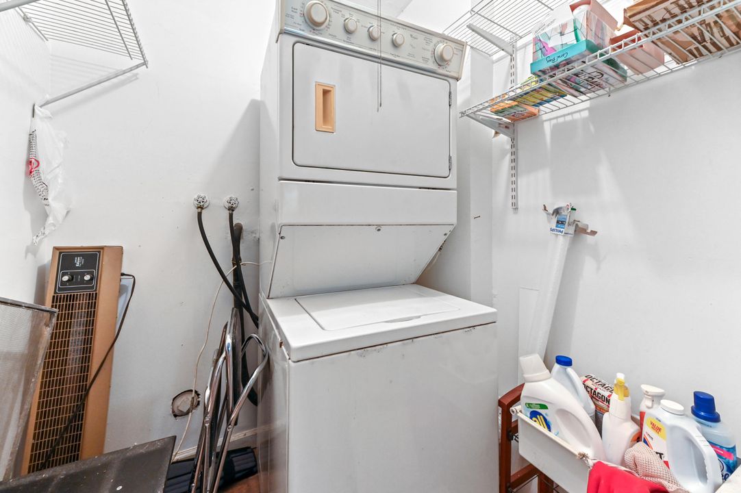 待售: $85,000 (2 贝兹, 2 浴室, 902 平方英尺)