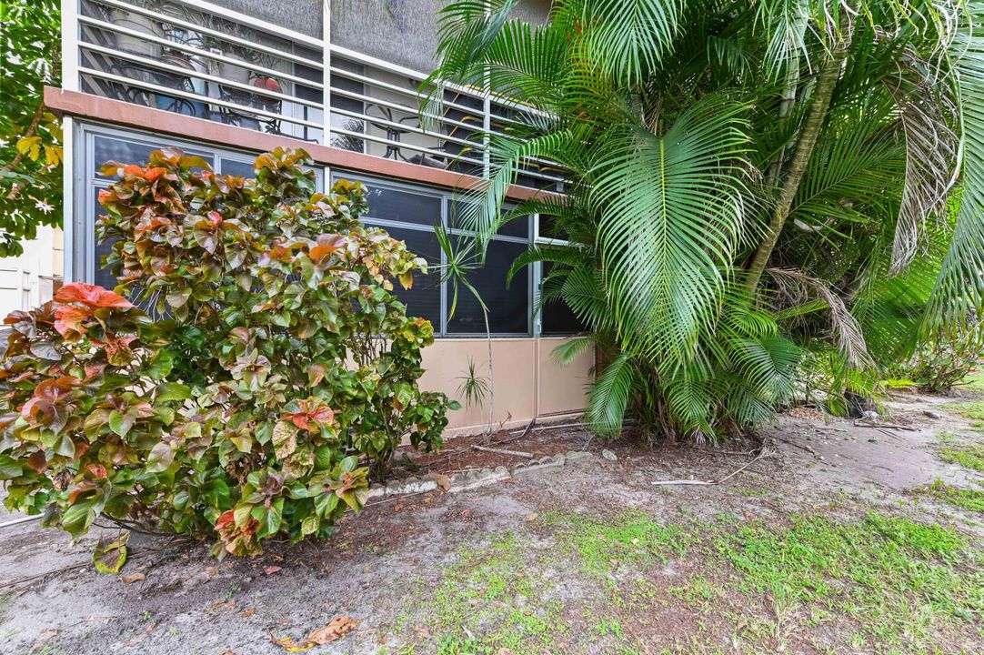 待售: $85,000 (2 贝兹, 2 浴室, 902 平方英尺)