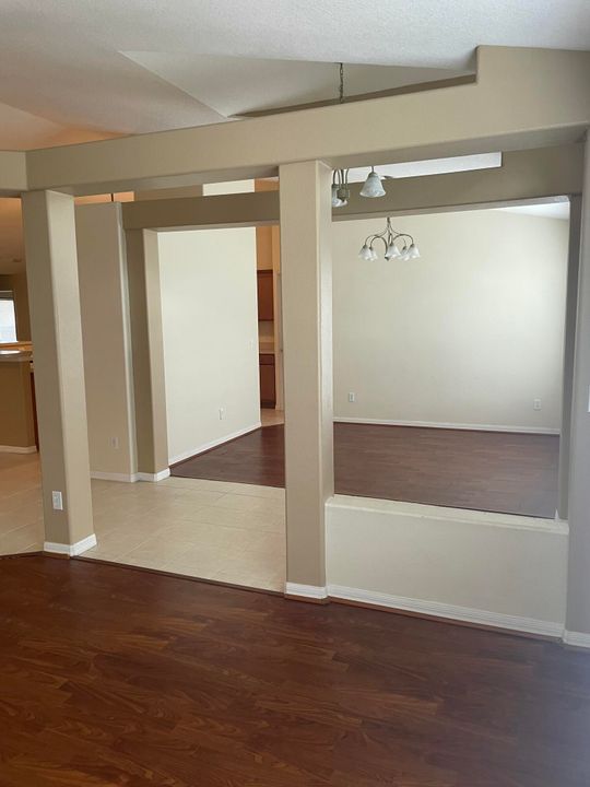 待售: $429,900 (4 贝兹, 2 浴室, 2236 平方英尺)