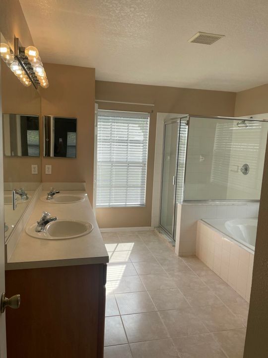 待售: $429,900 (4 贝兹, 2 浴室, 2236 平方英尺)