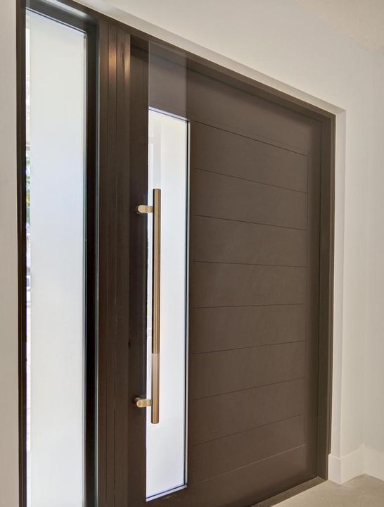 For Sale: $3,975,000 (3 beds, 3 baths, 2600 Square Feet)