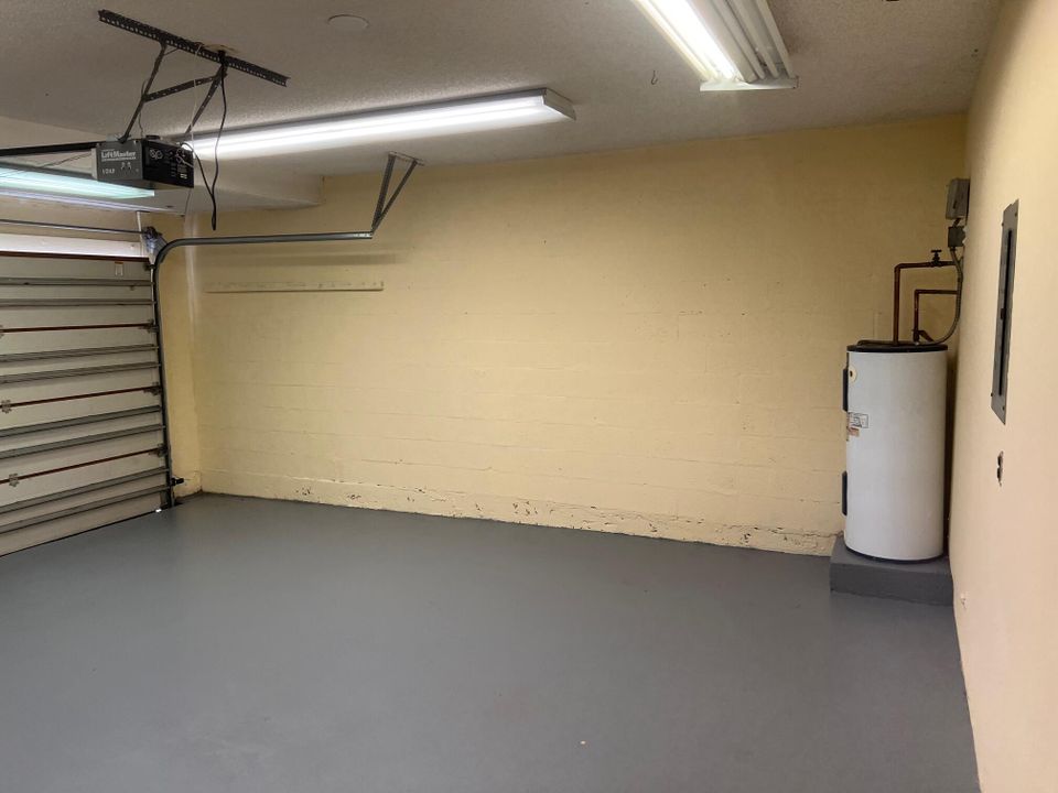 For Rent: $4,600 (4 beds, 2 baths, 2001 Square Feet)