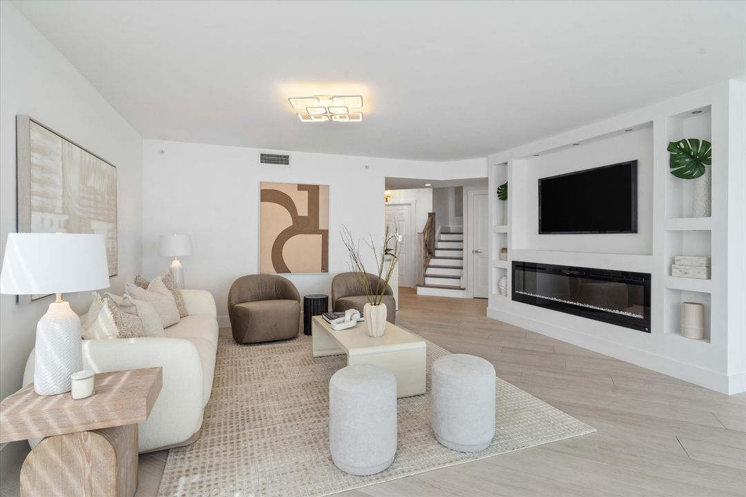 待售: $2,600,000 (2 贝兹, 2 浴室, 2307 平方英尺)