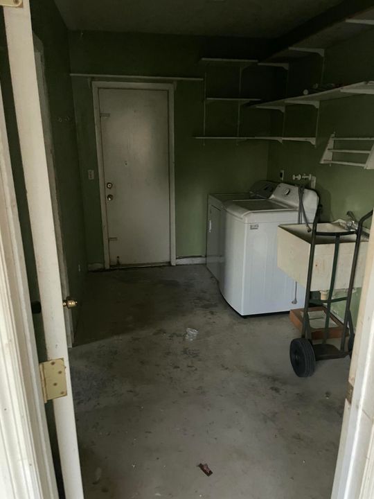 合同活跃: $239,900 (3 贝兹, 2 浴室, 1160 平方英尺)