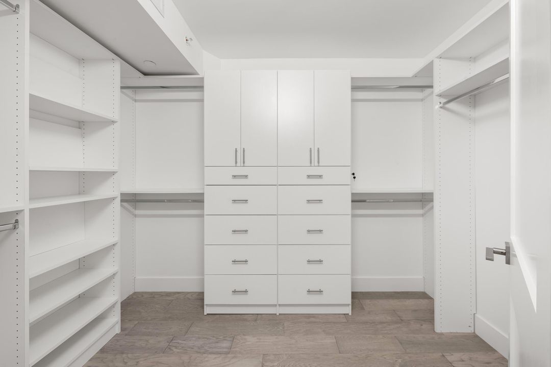 待售: $2,600,000 (2 贝兹, 2 浴室, 2307 平方英尺)