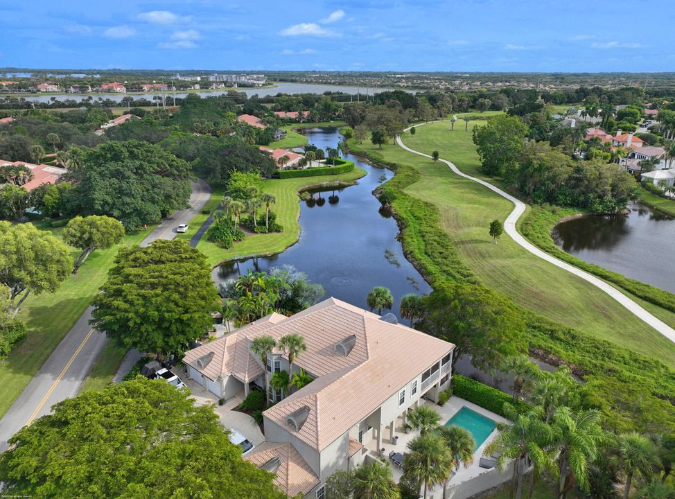 For Sale: $1,850,000 (4 beds, 3 baths, 2401 Square Feet)